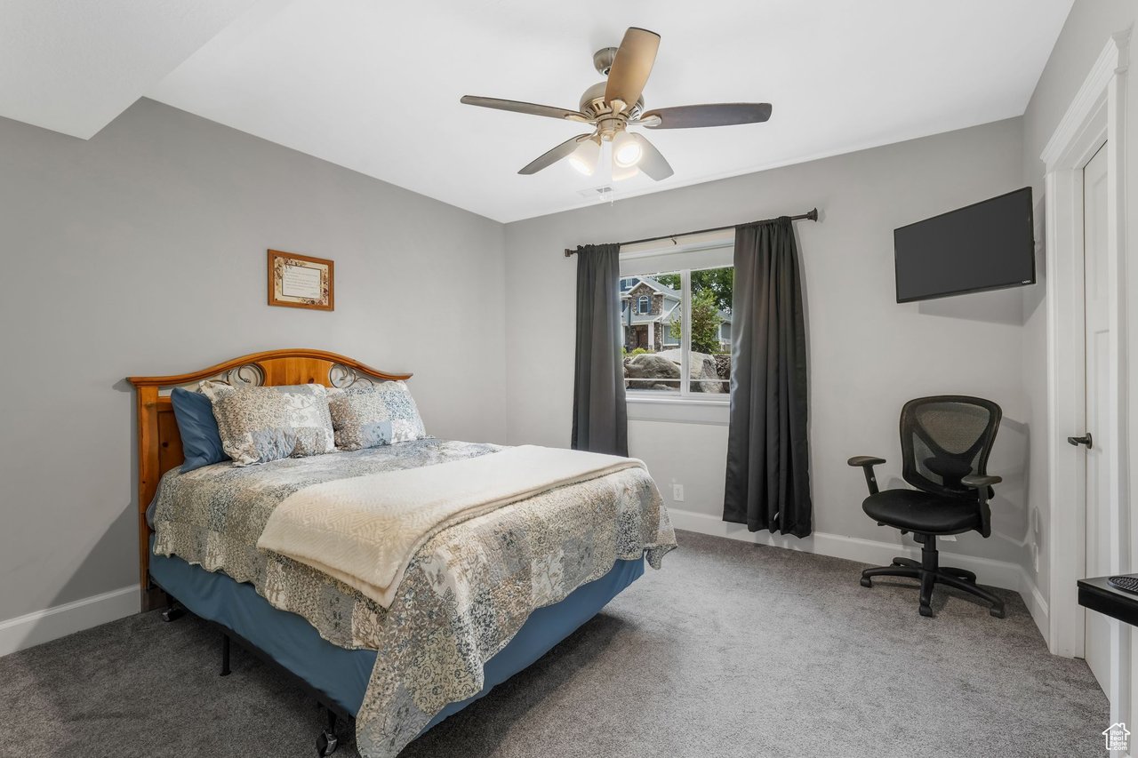 6035 Hidden Valley Rd