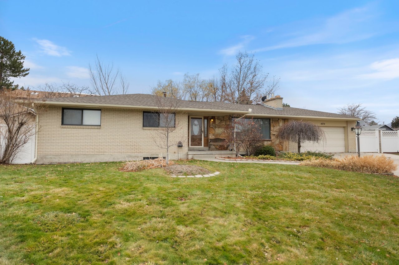 4372 S Hawarden Cir