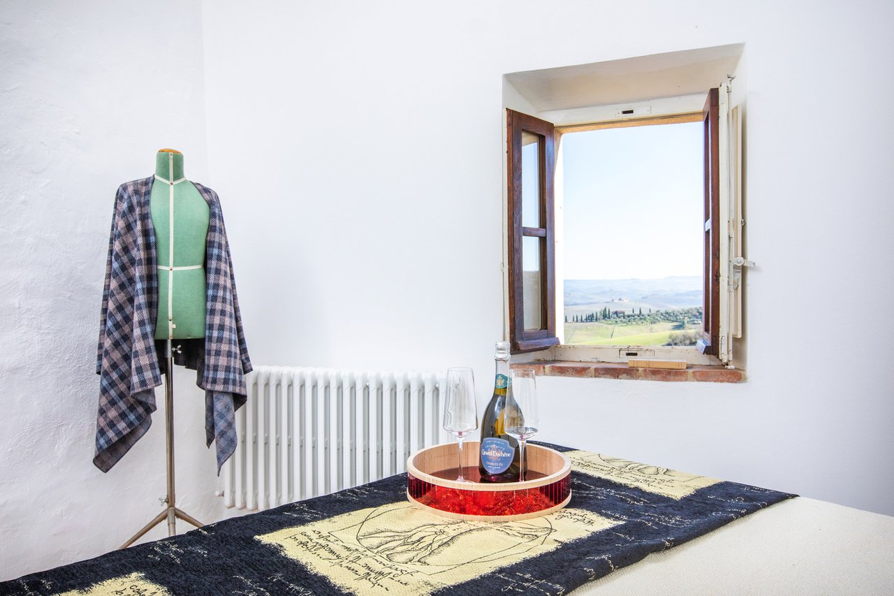 Country Luxury Home For Rent in Valdorcia