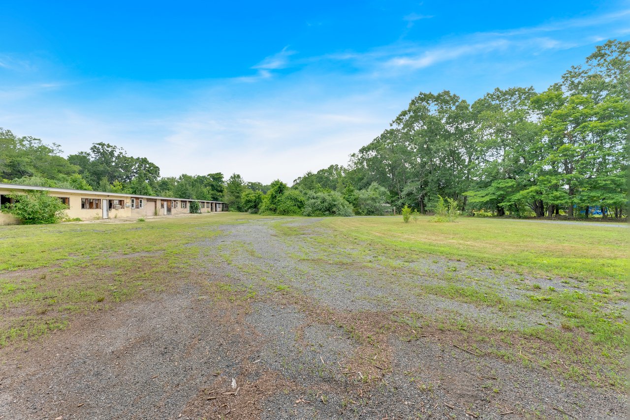 3042 S BLACK HORSE PK