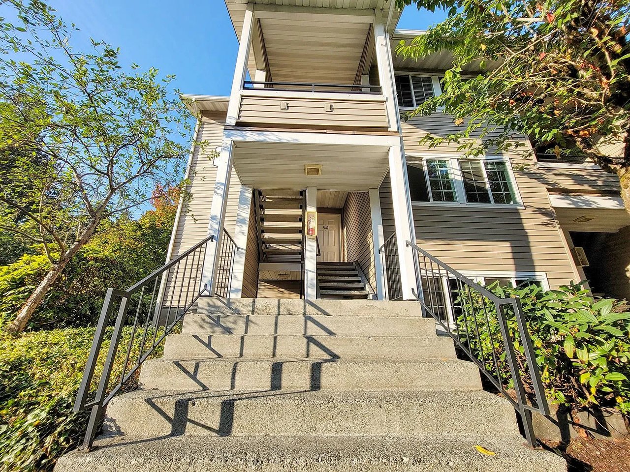 9838 NE 122nd St APT Q201