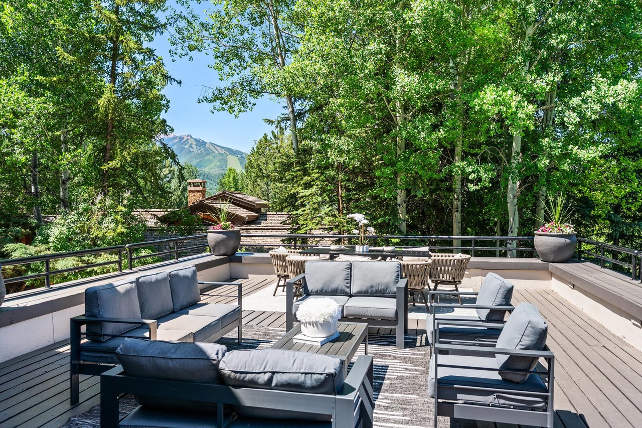 Designer Living with Unmatched Mountain Views