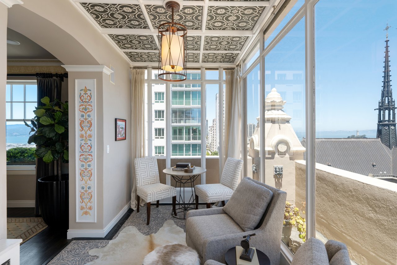 High-Floor Terrace Views Atop Nob Hill