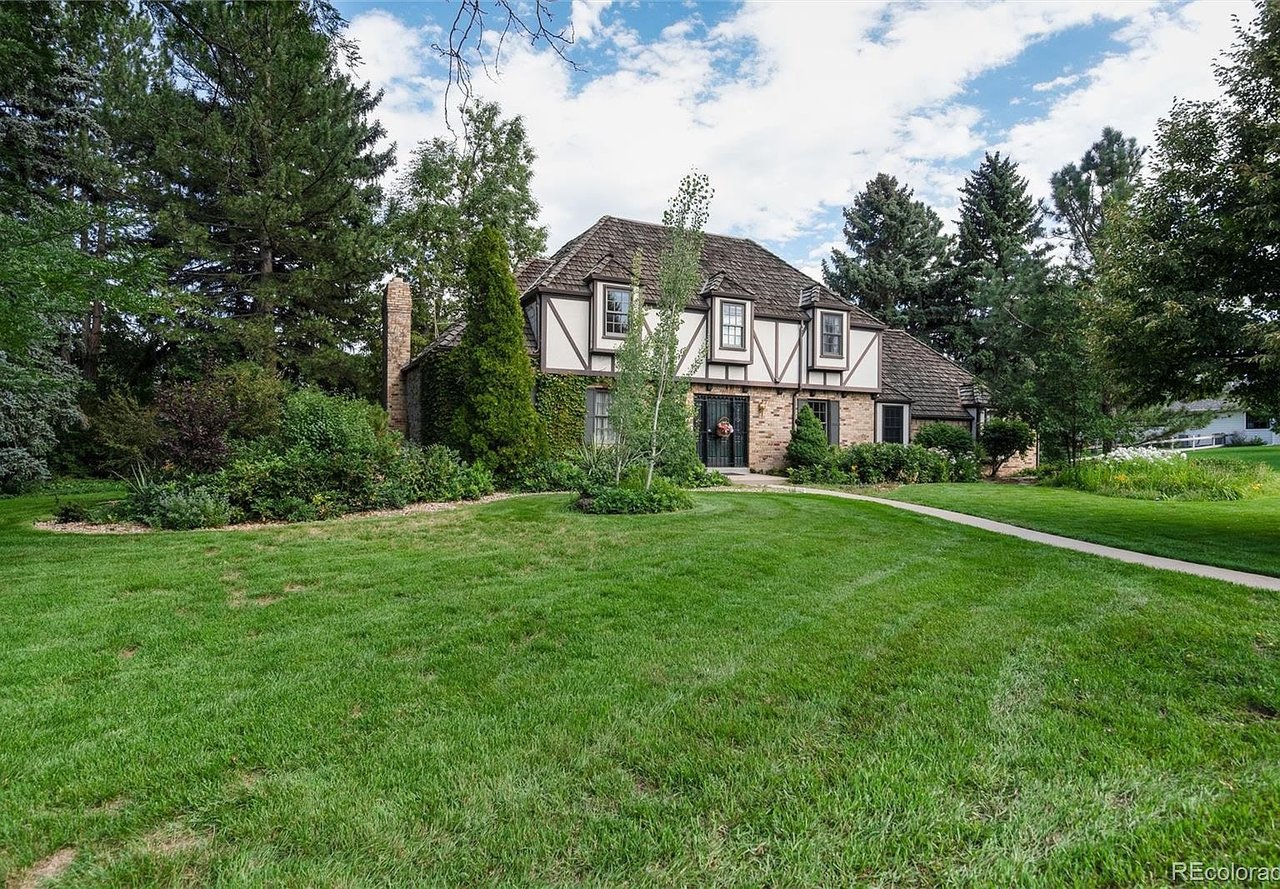 8 Meadowview Lane