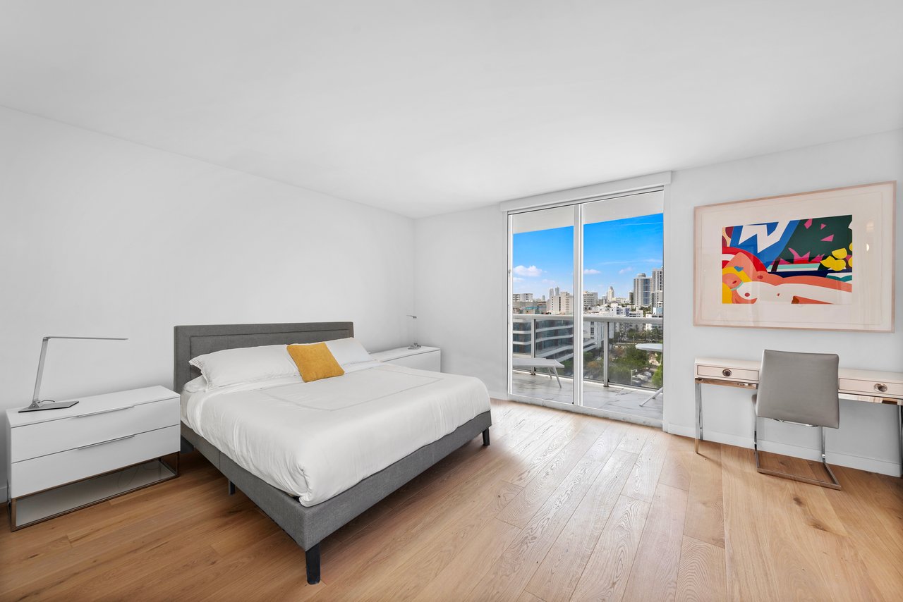 1800 Sunset Harbour 1202/04