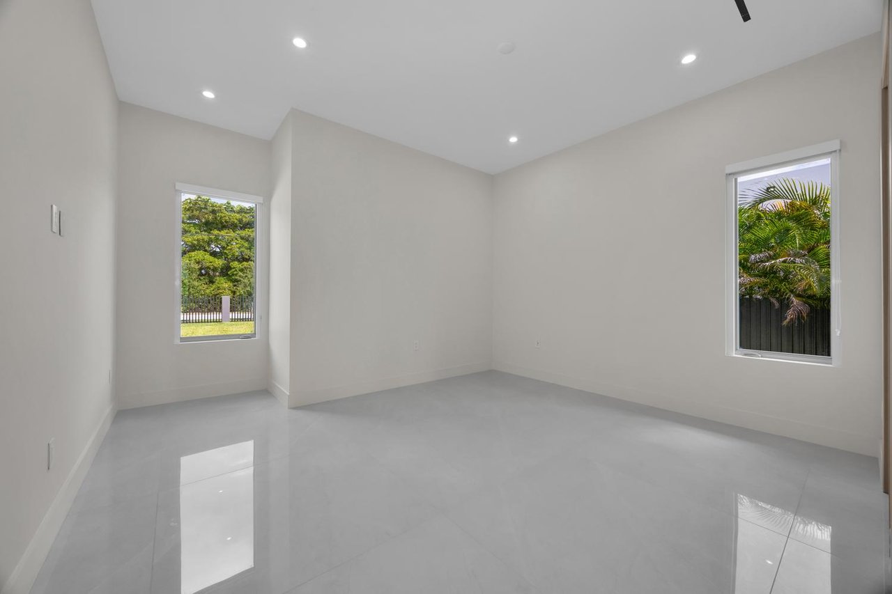JUST LISTED: Modern Luxury Estate at 11240 SW 95th Street