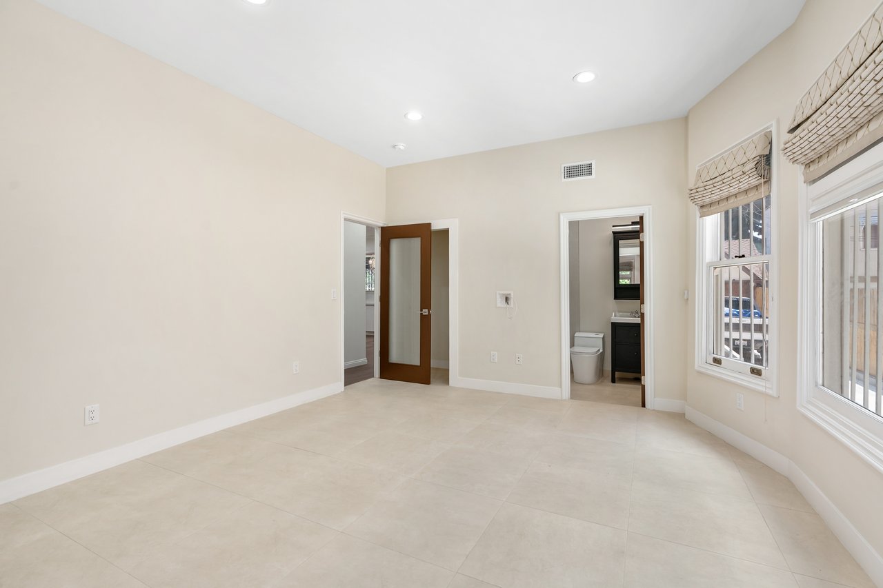 1810 Westmoreland Blvd, Los Angeles