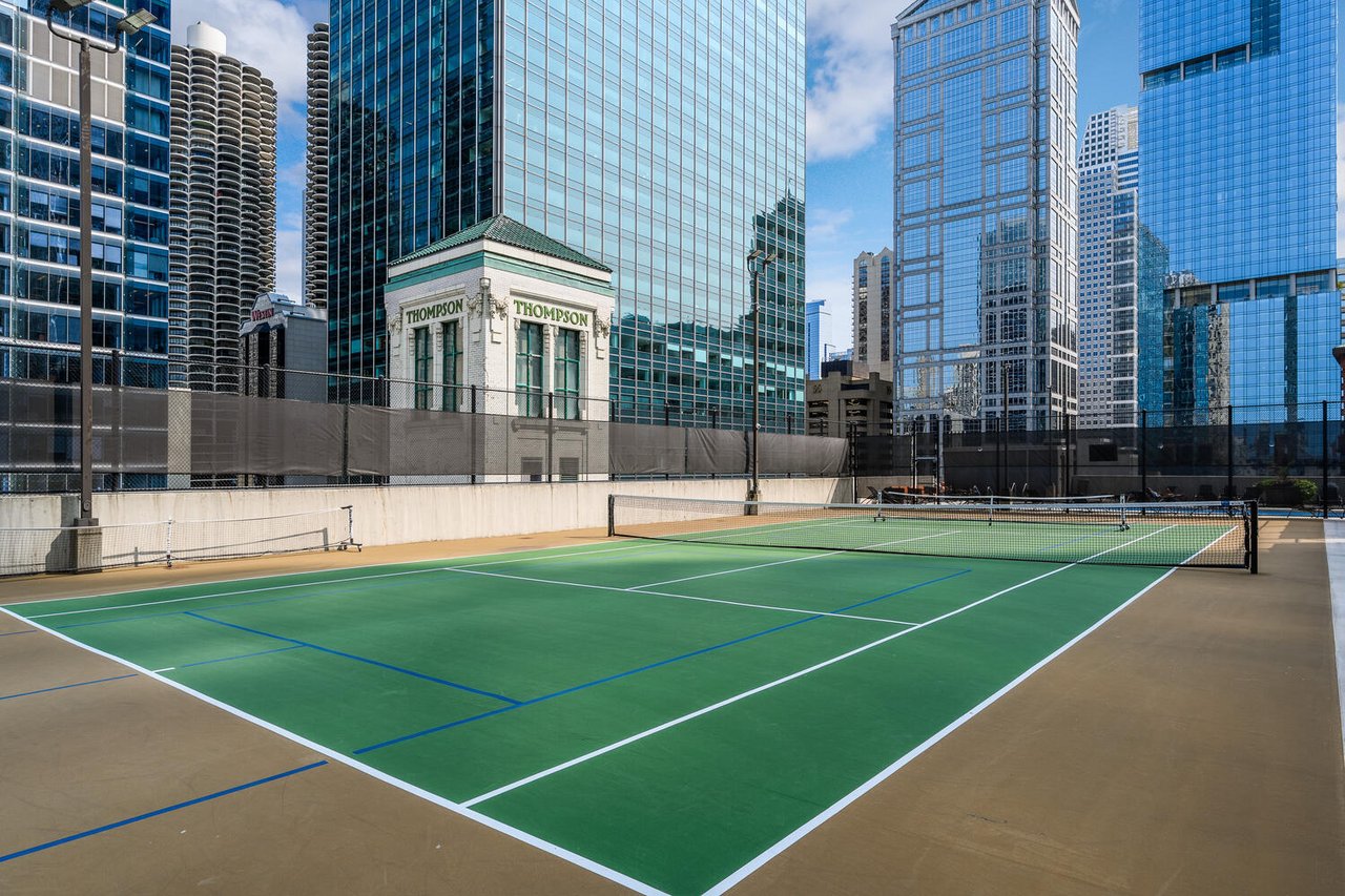 345 N LaSalle Unit 1505
