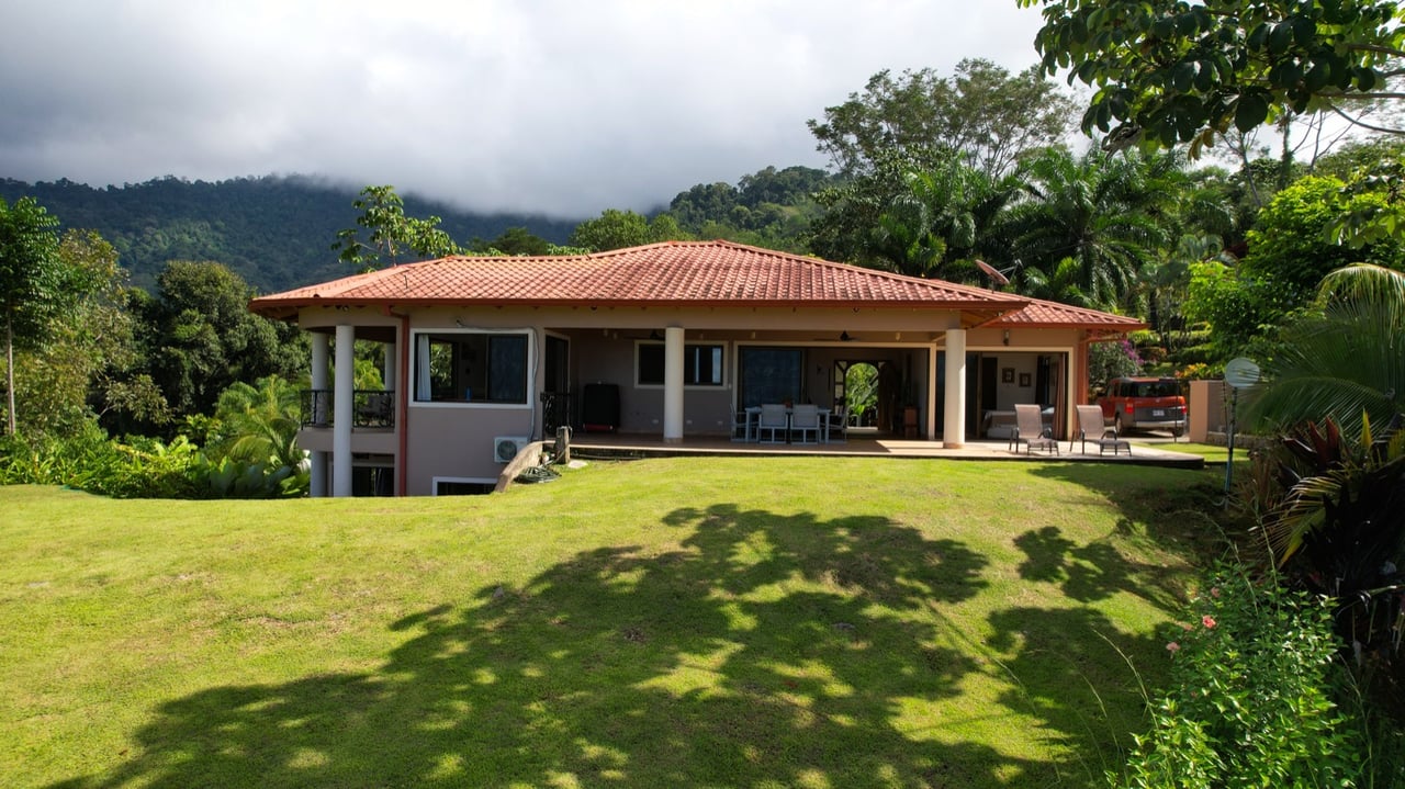 Ocean View home with Stunning Architectural Features in Tranquil Ojochal Hills