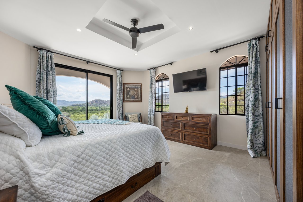 Casa Mimosa | Versatile Luxury Retreat Just 3 Minutes from Flamingo Beach