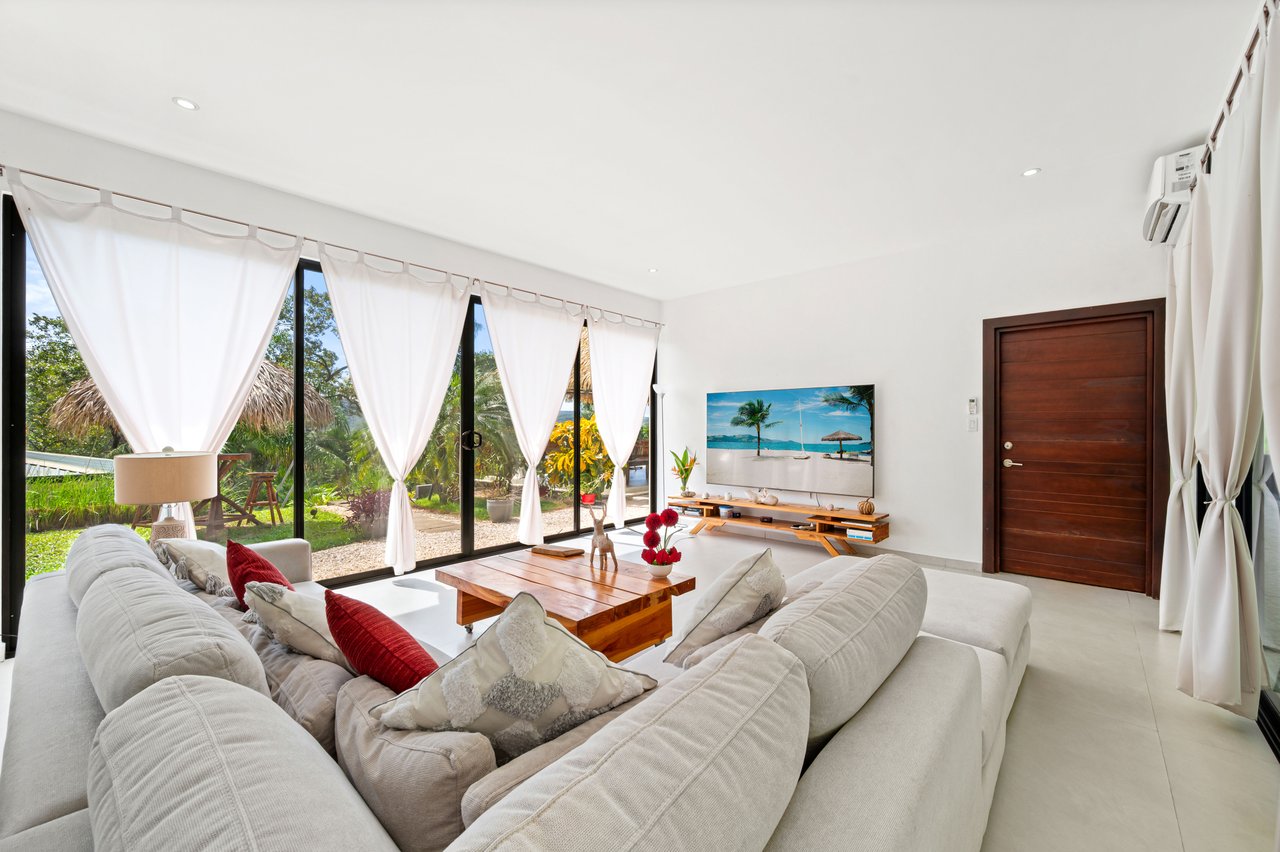 Mimi Lodge | Luxurious Mountain Retreat on 1.5 Acres Just 20 Minutes from Tamarindo