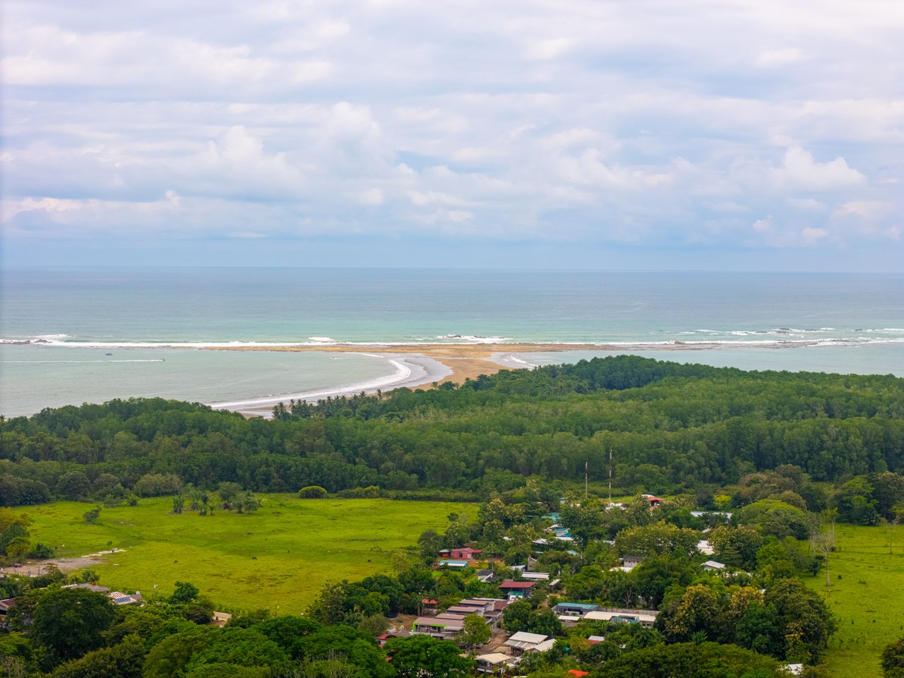 Bali Style Beach House with 2 Bedroom Casita