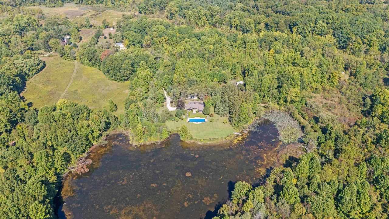 2408 E 800 N, La Porte, IN 46350