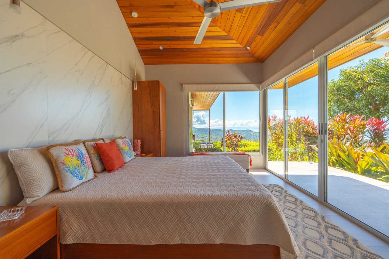 Blue Horizon – luxury ocean-view home in Ojochal, Costa Rica