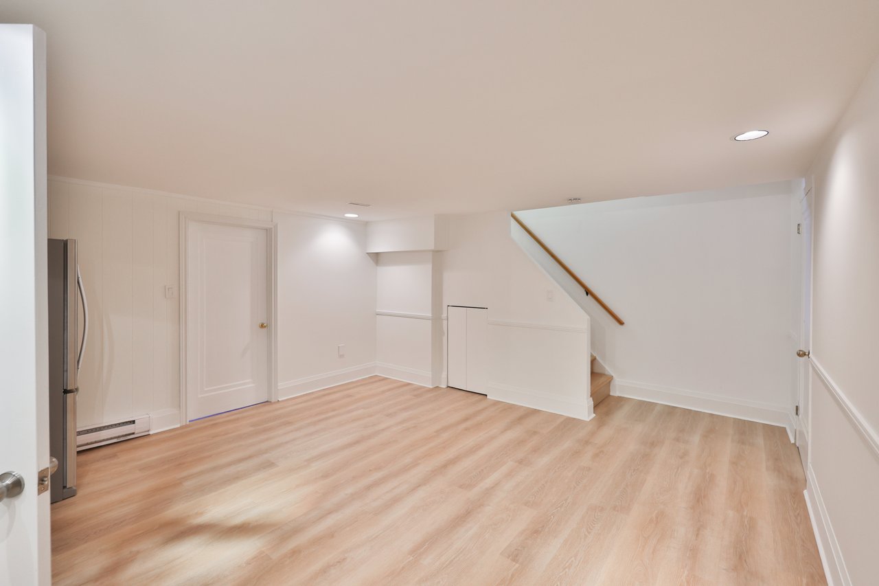 222 Vance Drive, Oakville