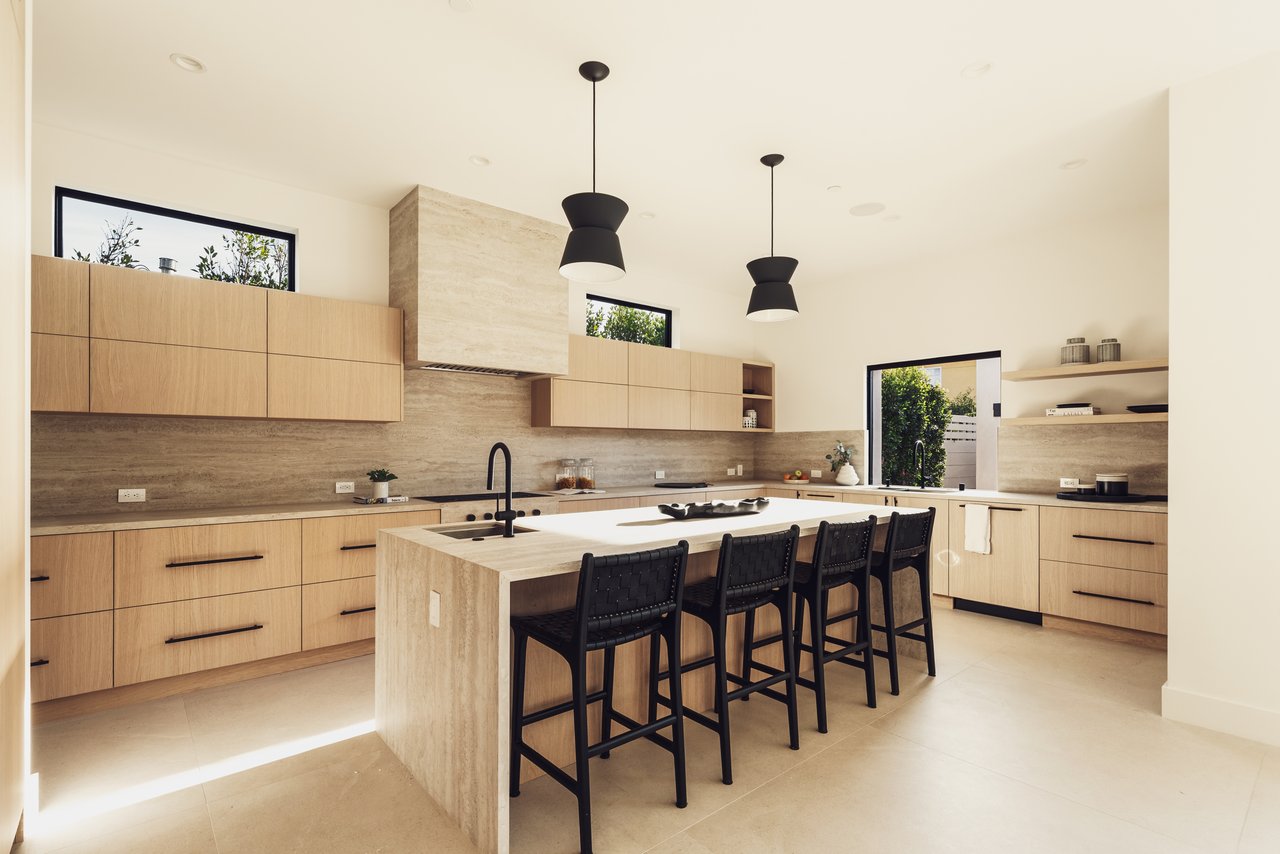 2115 Walnut Ave, Venice