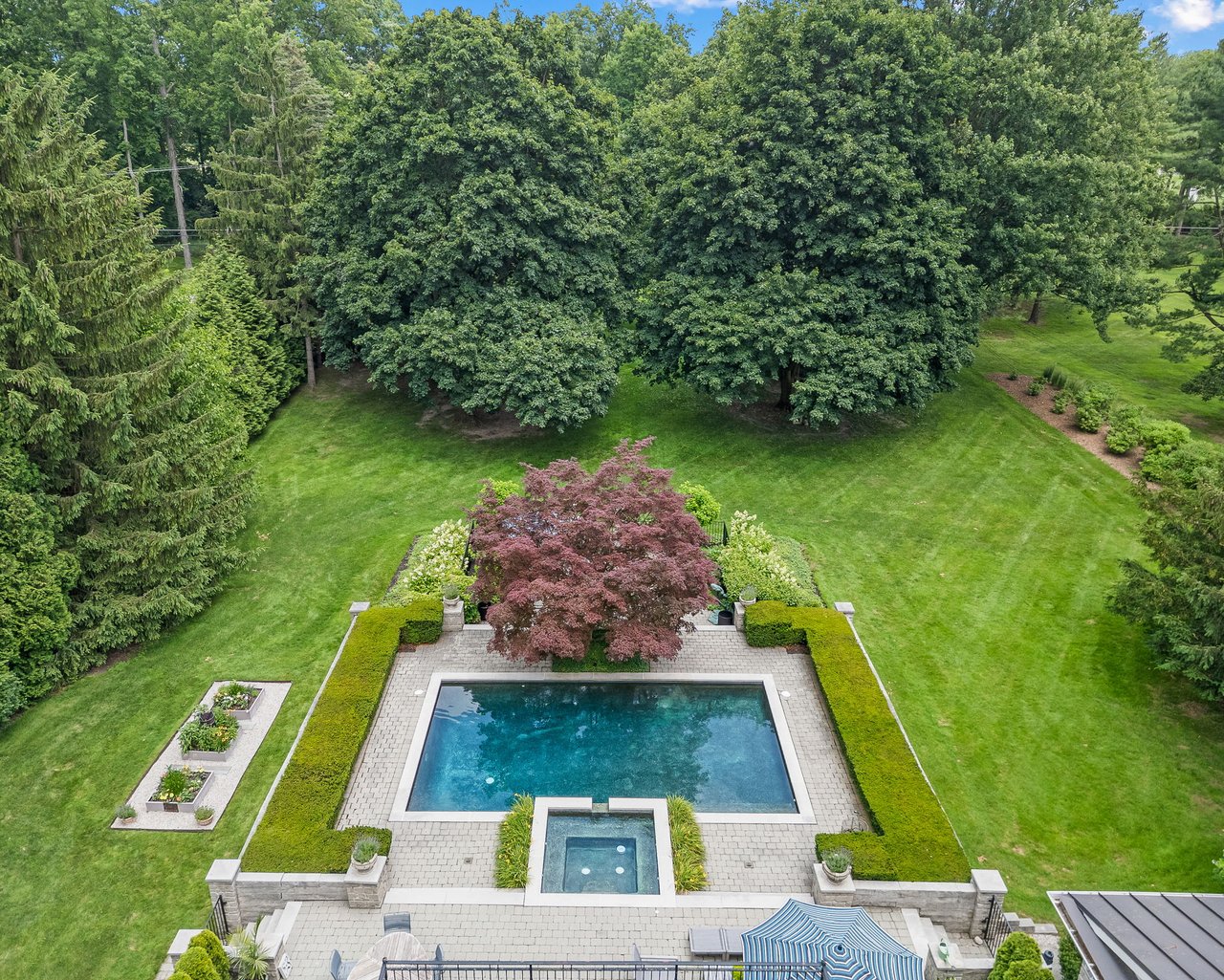 5425 Brookdale Rd, Bloomfield Hills, MI 48304