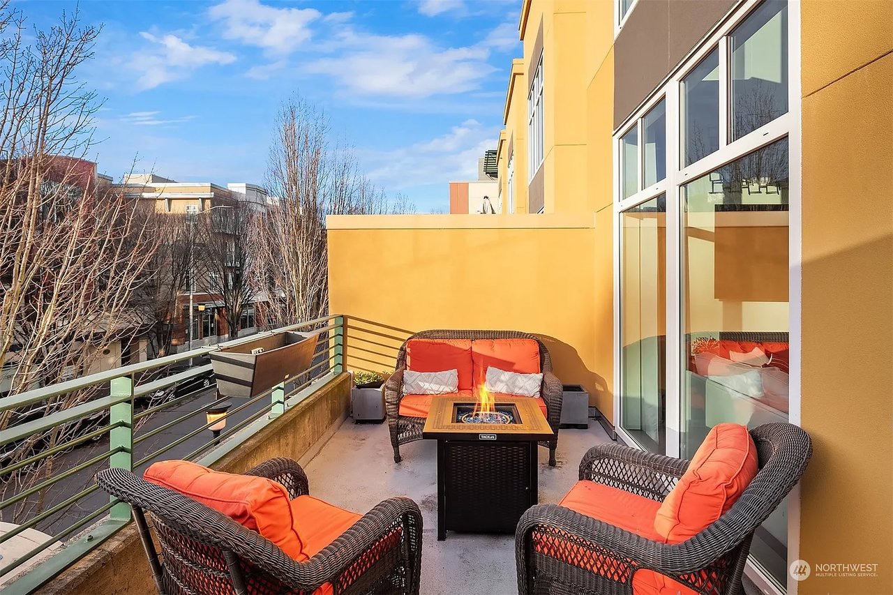 17 W Mercer St #4