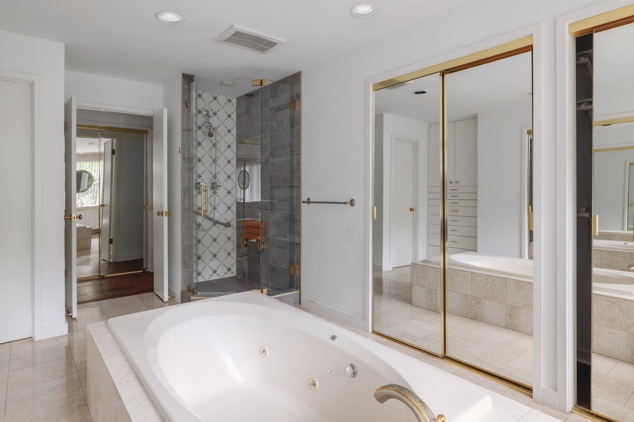 3304 Cherry Tree Circle