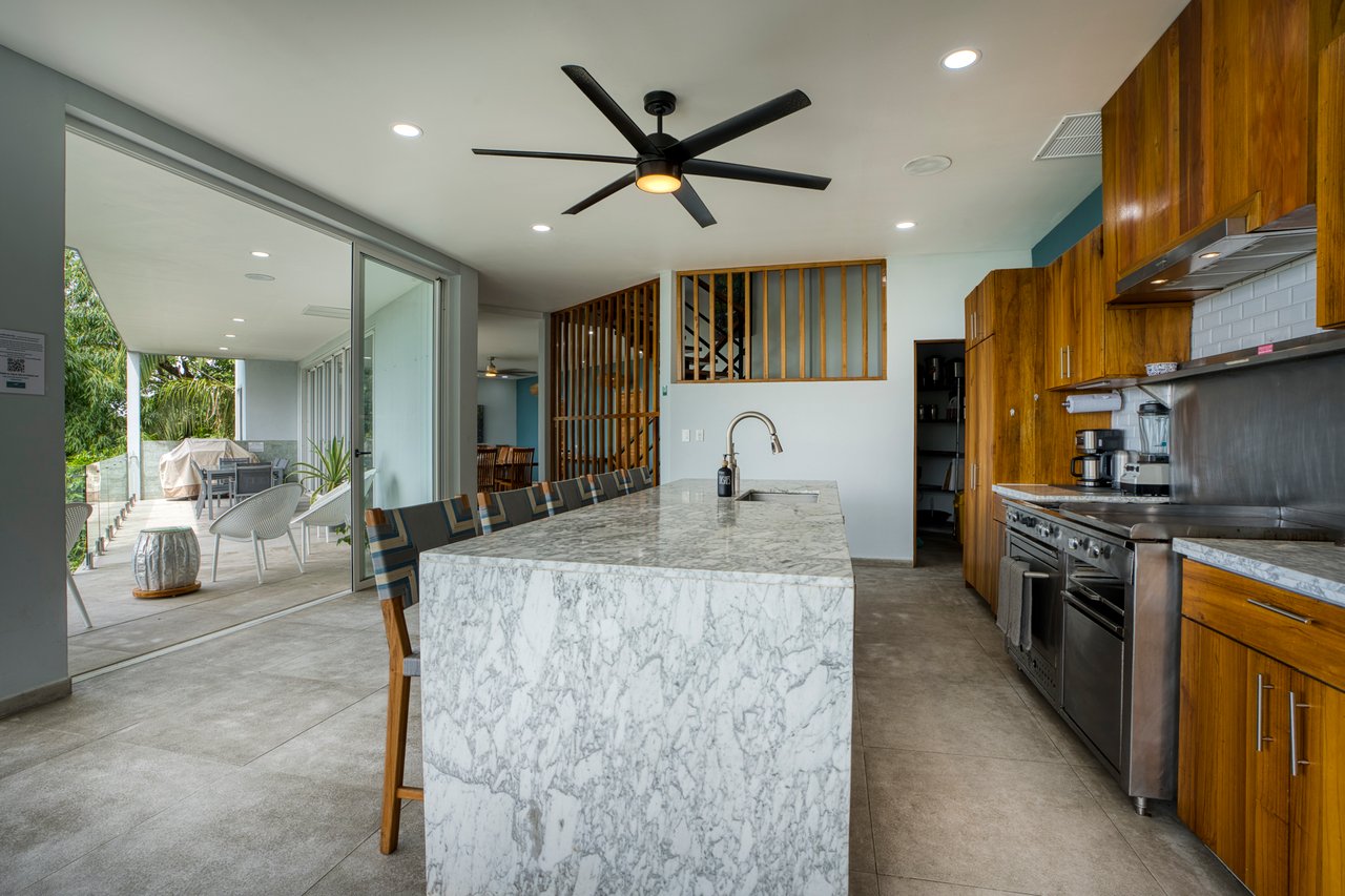 Luxury Income Producing Villa Costa Vida in Manuel Antonio