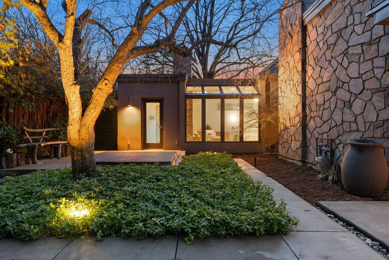 Inspiring MCM Residence