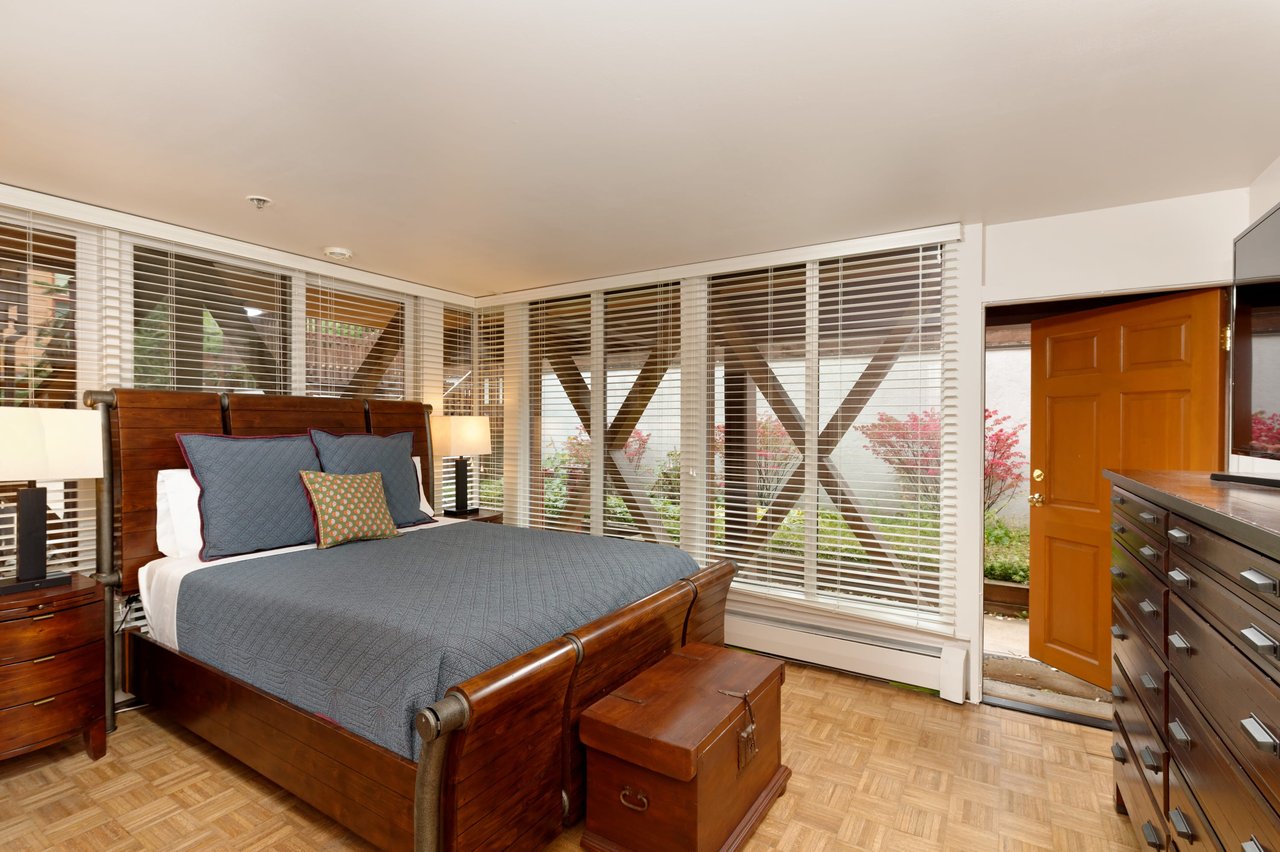 900 E Durant Street Unit: B-105