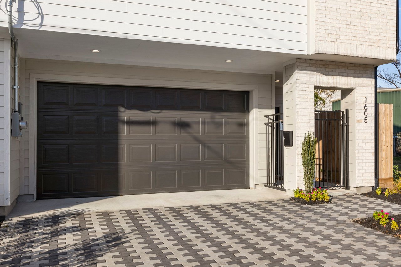 garage and driveway of Eastwood Estates home