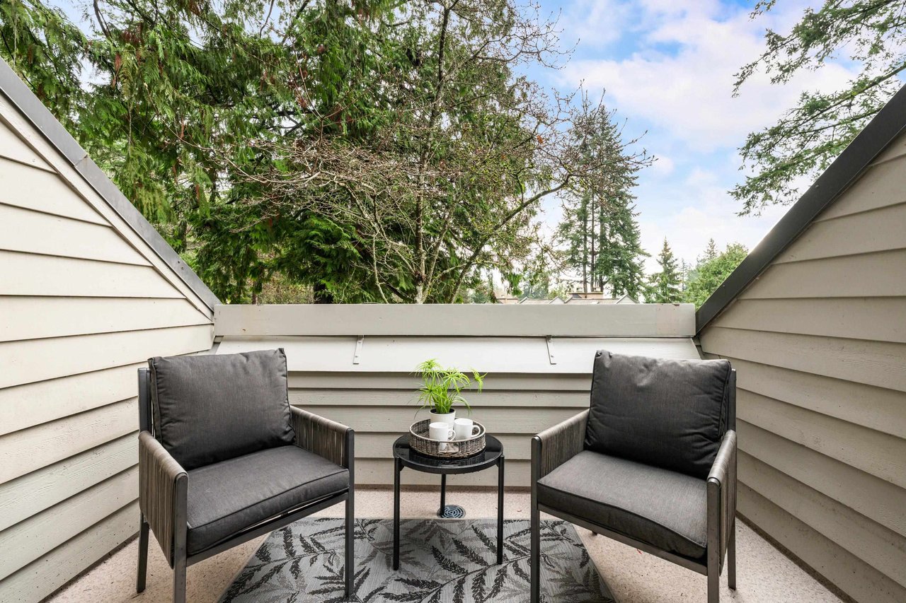 25-4957 Marine Dr