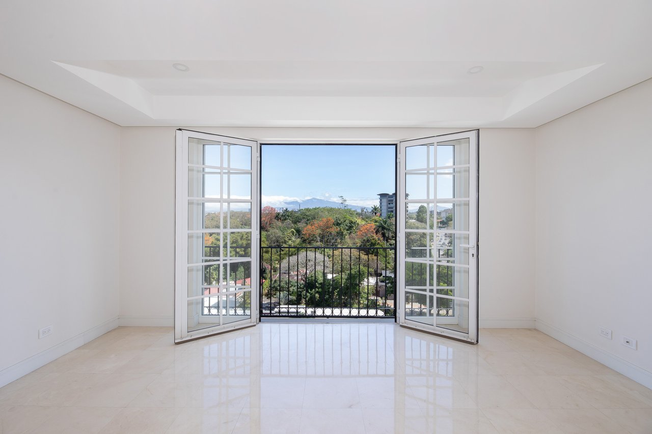 Renovated Executive Condo Home, Escazu, San Jose