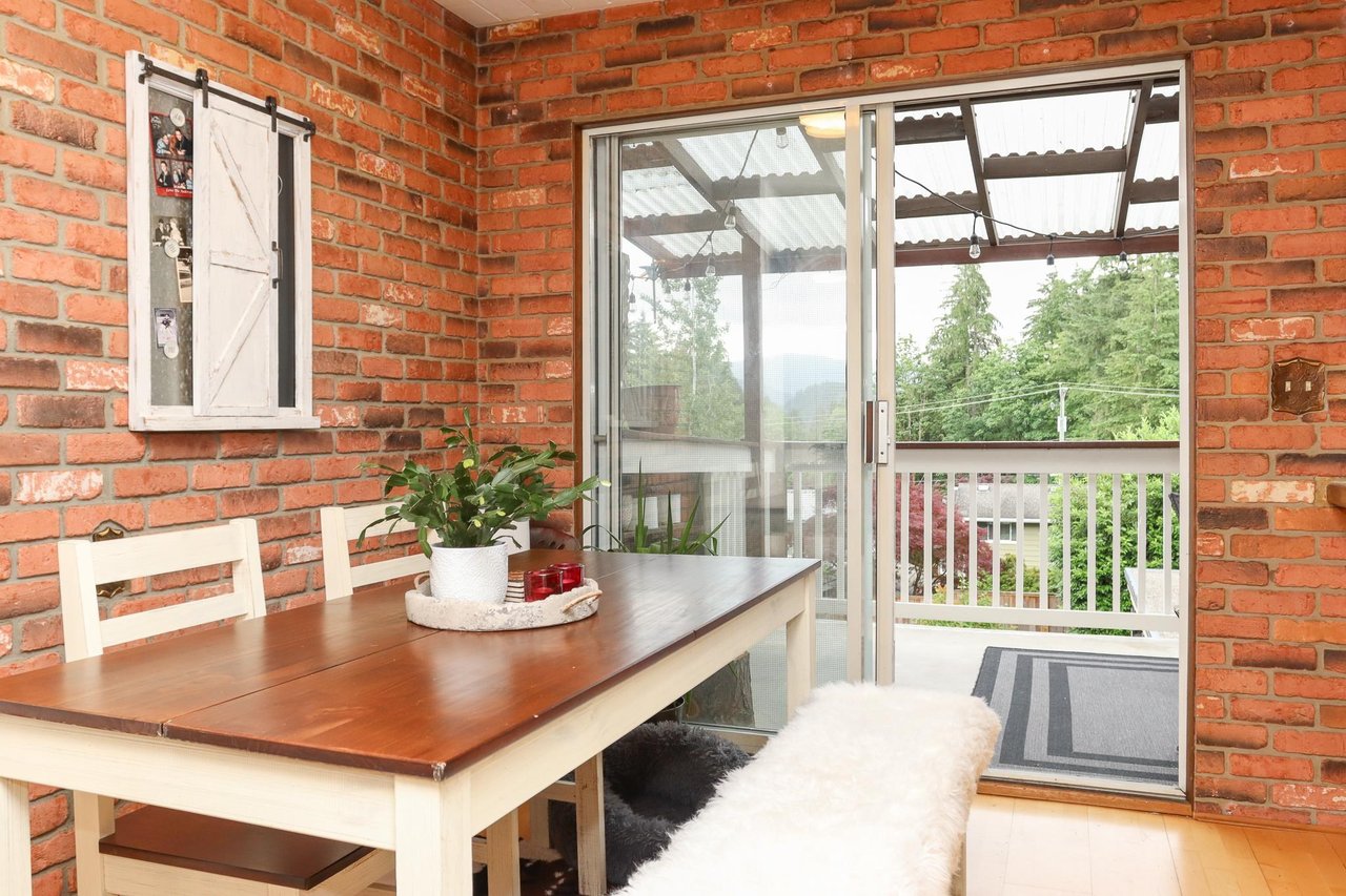 1148 Deep Cove Road, North Vancouver
