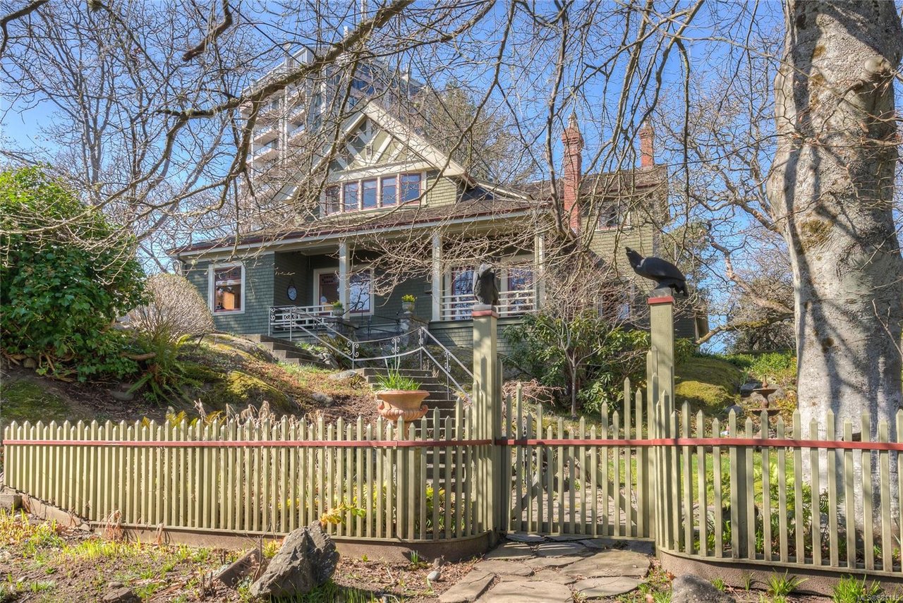 1004 Terrace Ave