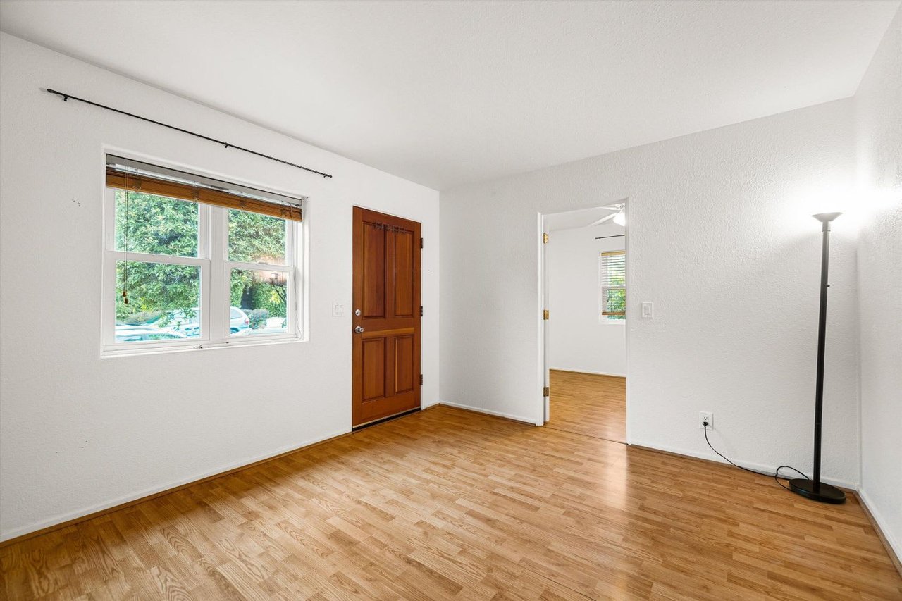 107 W Quinto St