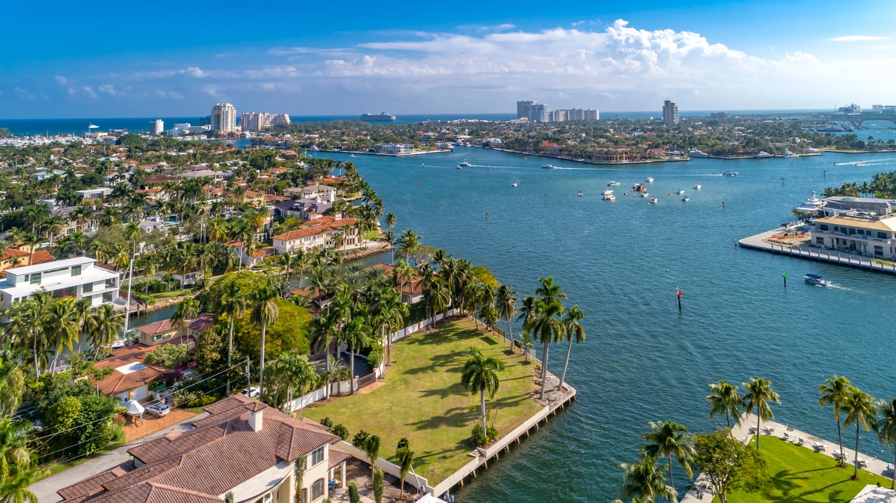 Fort Lauderdale, FL Living