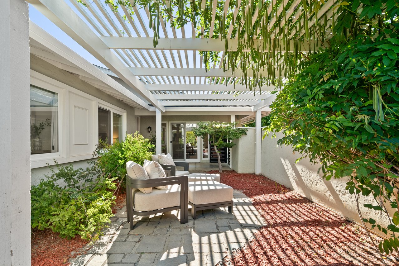 247 Marchmont Dr