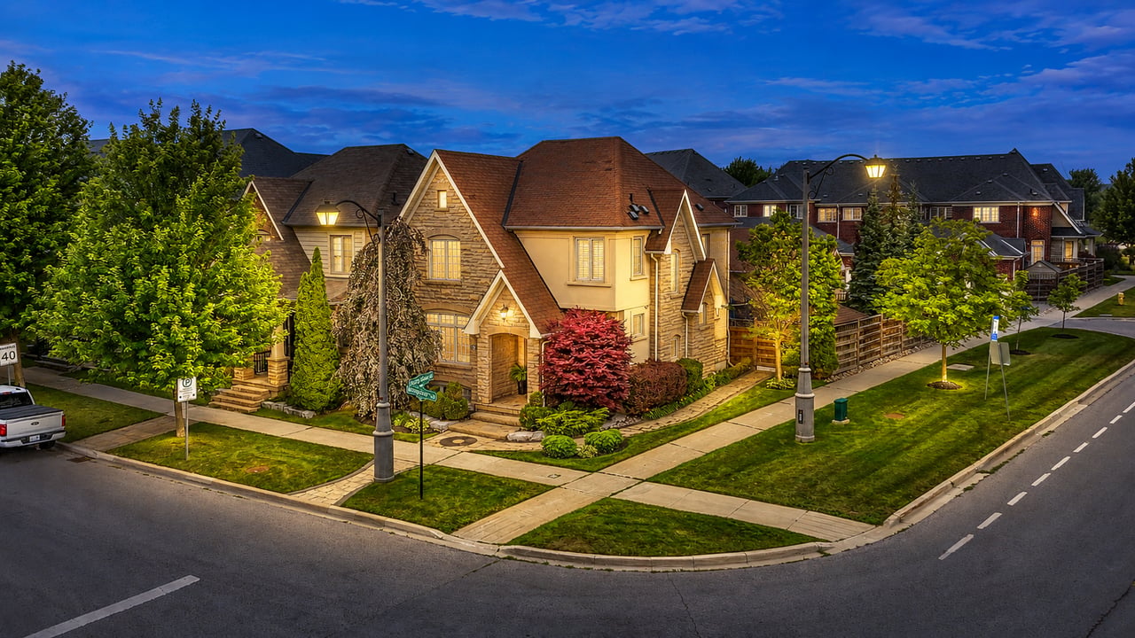2 Glengordon Cres, Markham Ontario