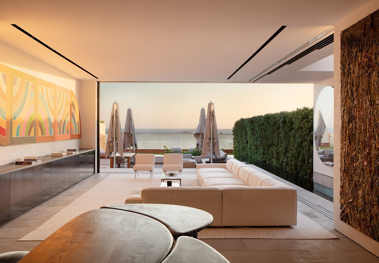 547 Palisades Beach Road