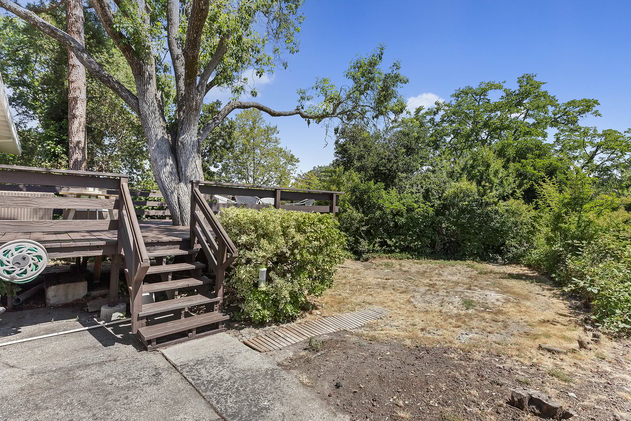 32 California Ave