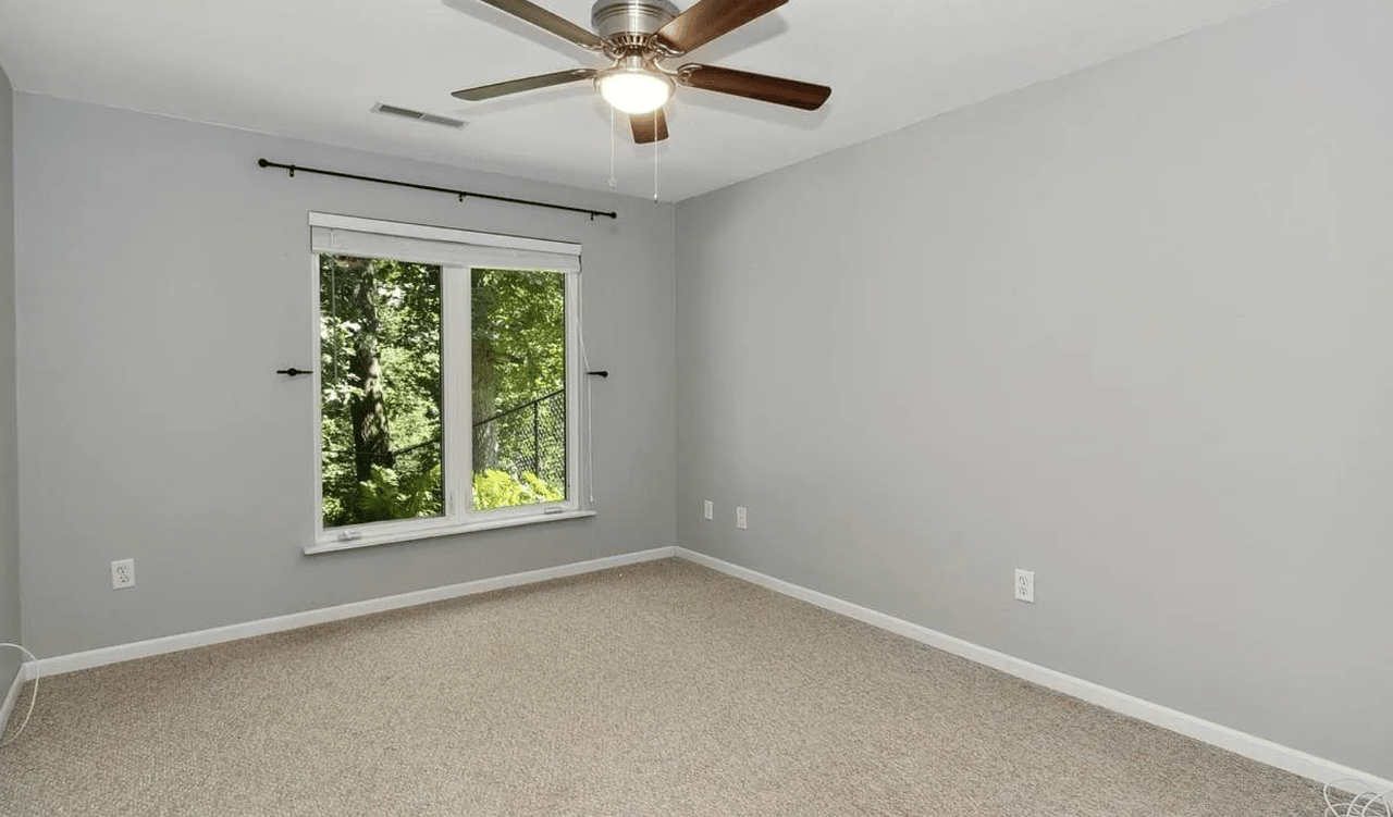 125 E Dovetail Dr