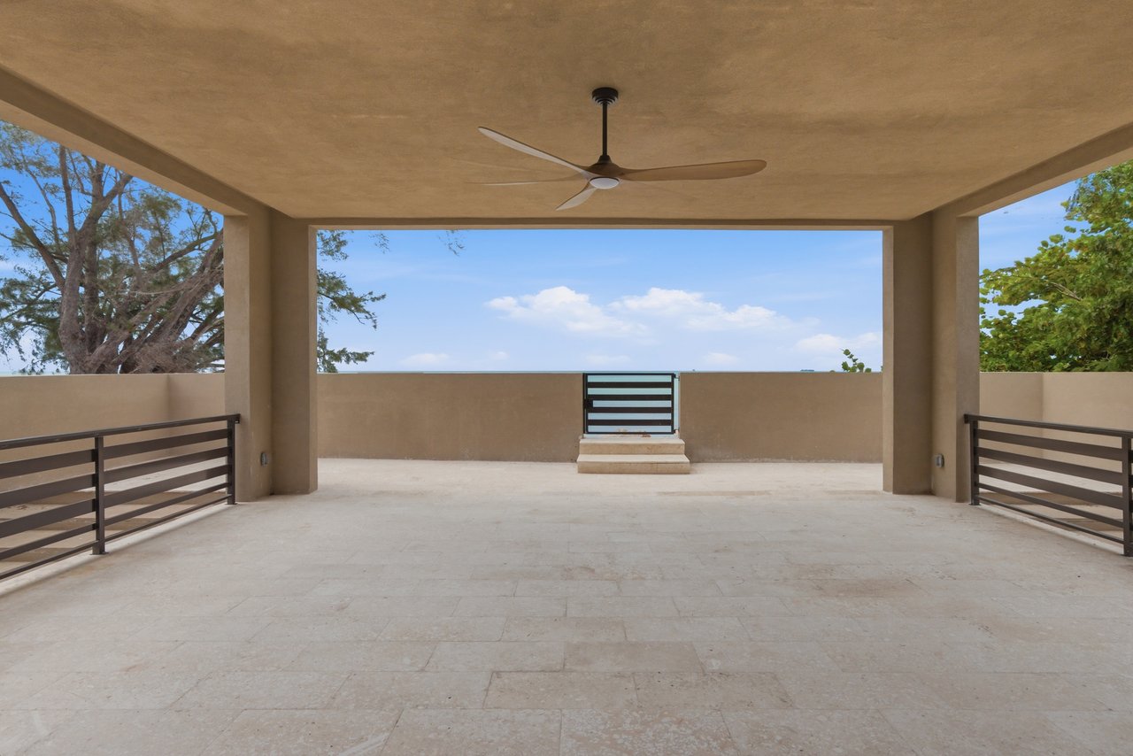 Villa Sol, Adelaide Beach