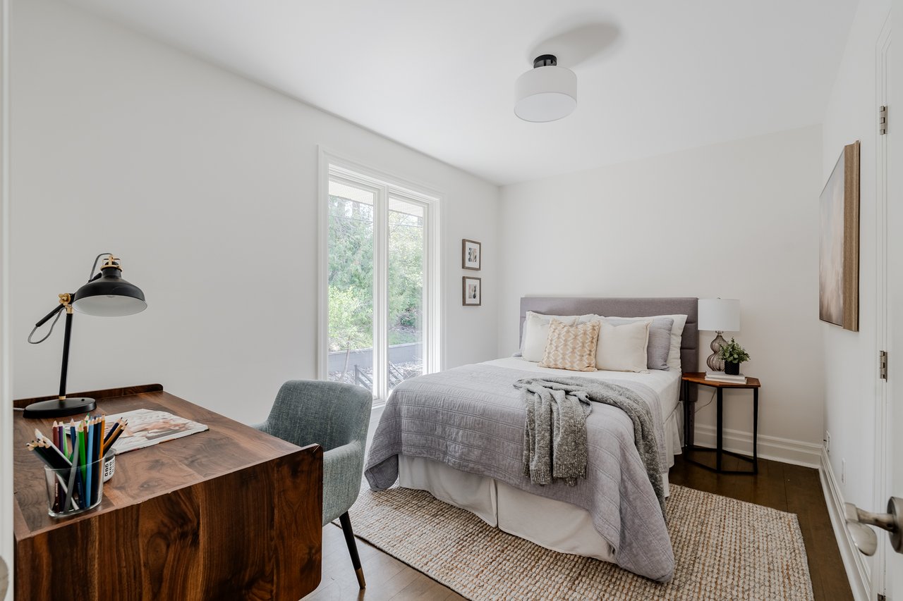 31 Fallingbrook Dr