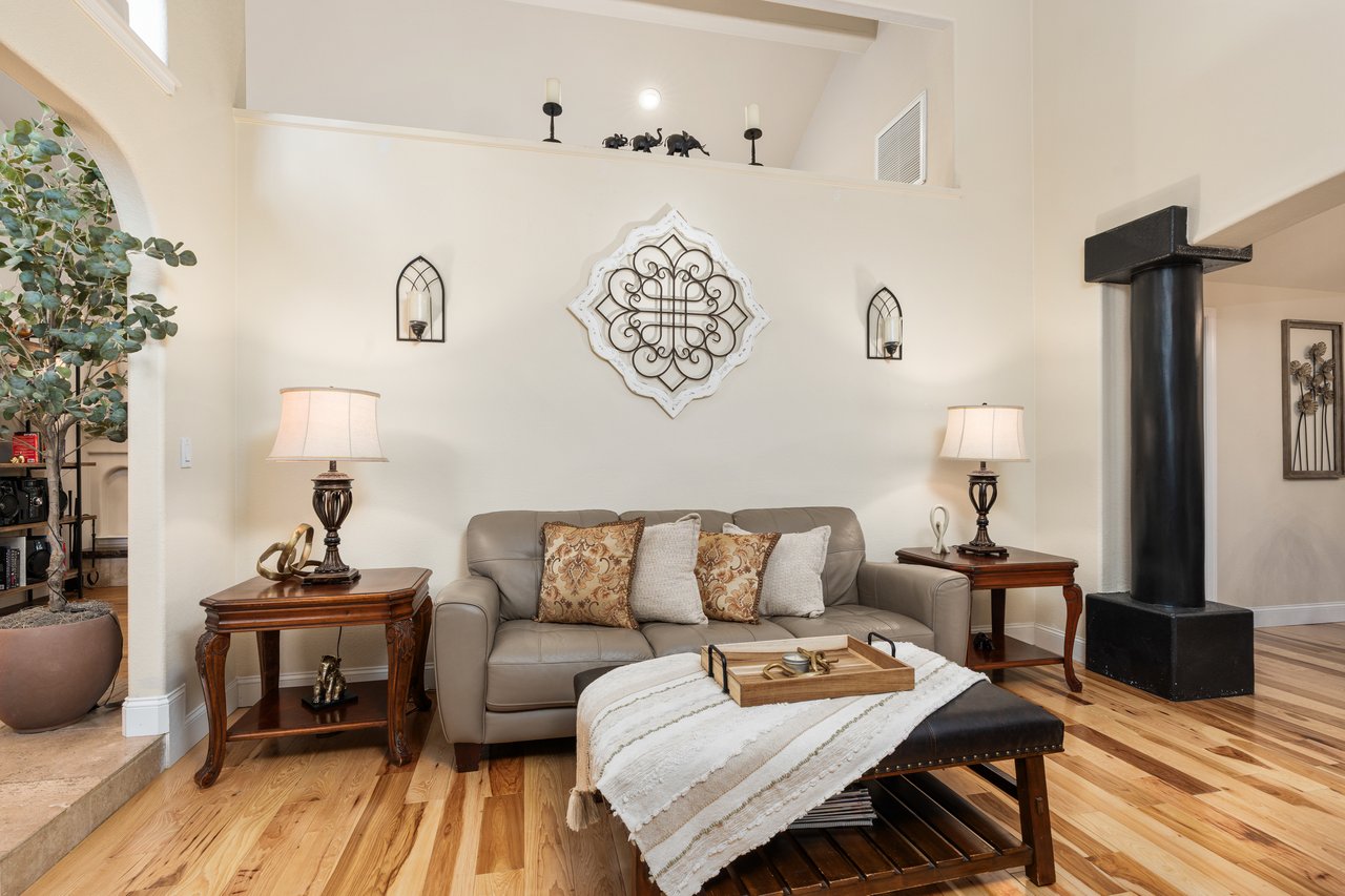 841 E Country View Circle