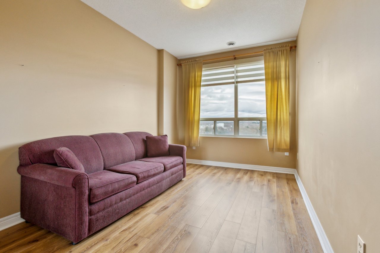 60 Wyndham Street S #909