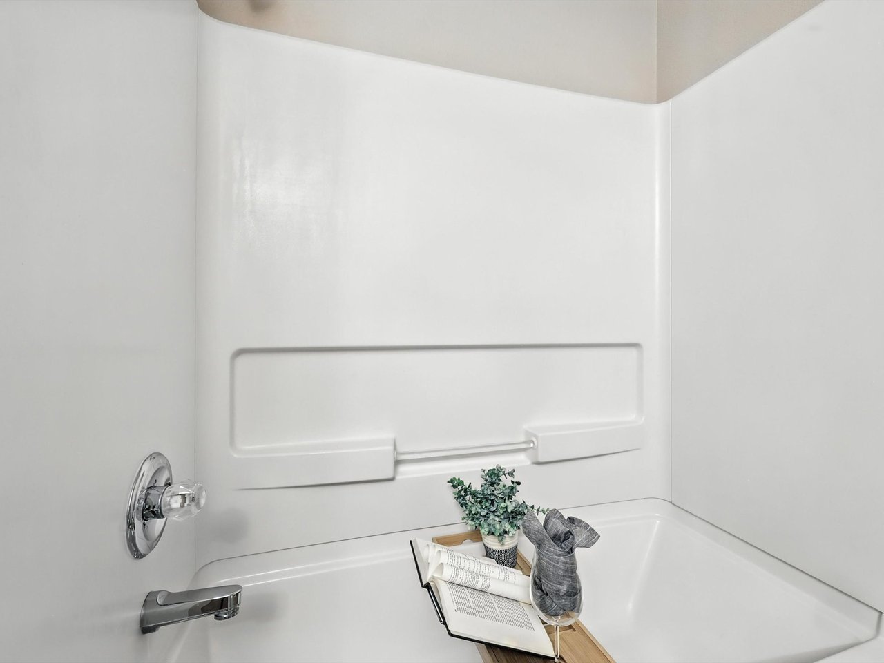 605 Cougar Bluff Point 210