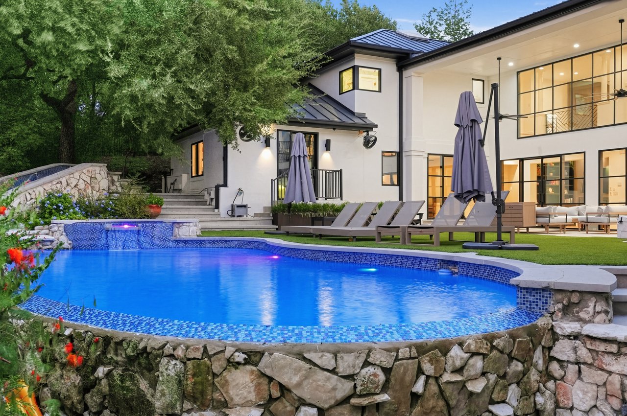 THE CANOPY 3.3 private acres in the heart of West Lake Hills.
