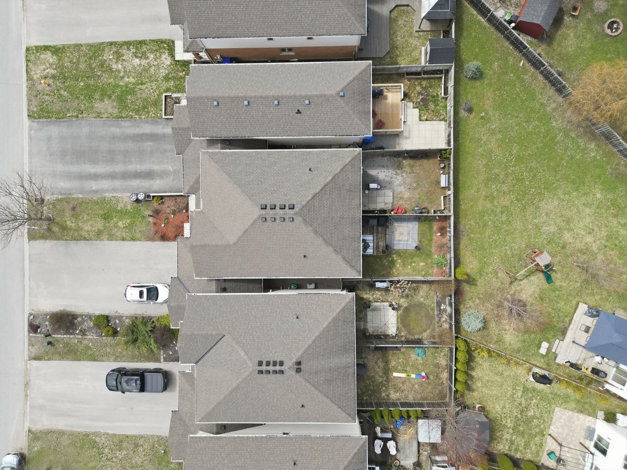 215 Banting Crescent