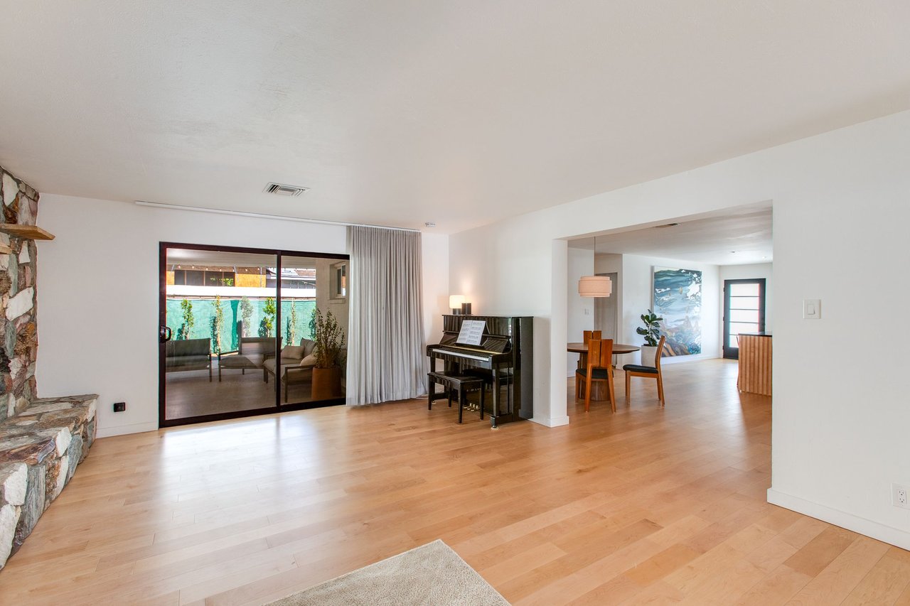 3508 N 62nd Pl - For Lease