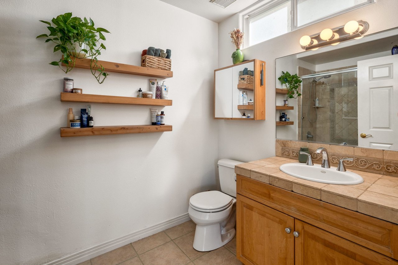 4400 Cartwright Ave Unit: 102, Toluca Lake