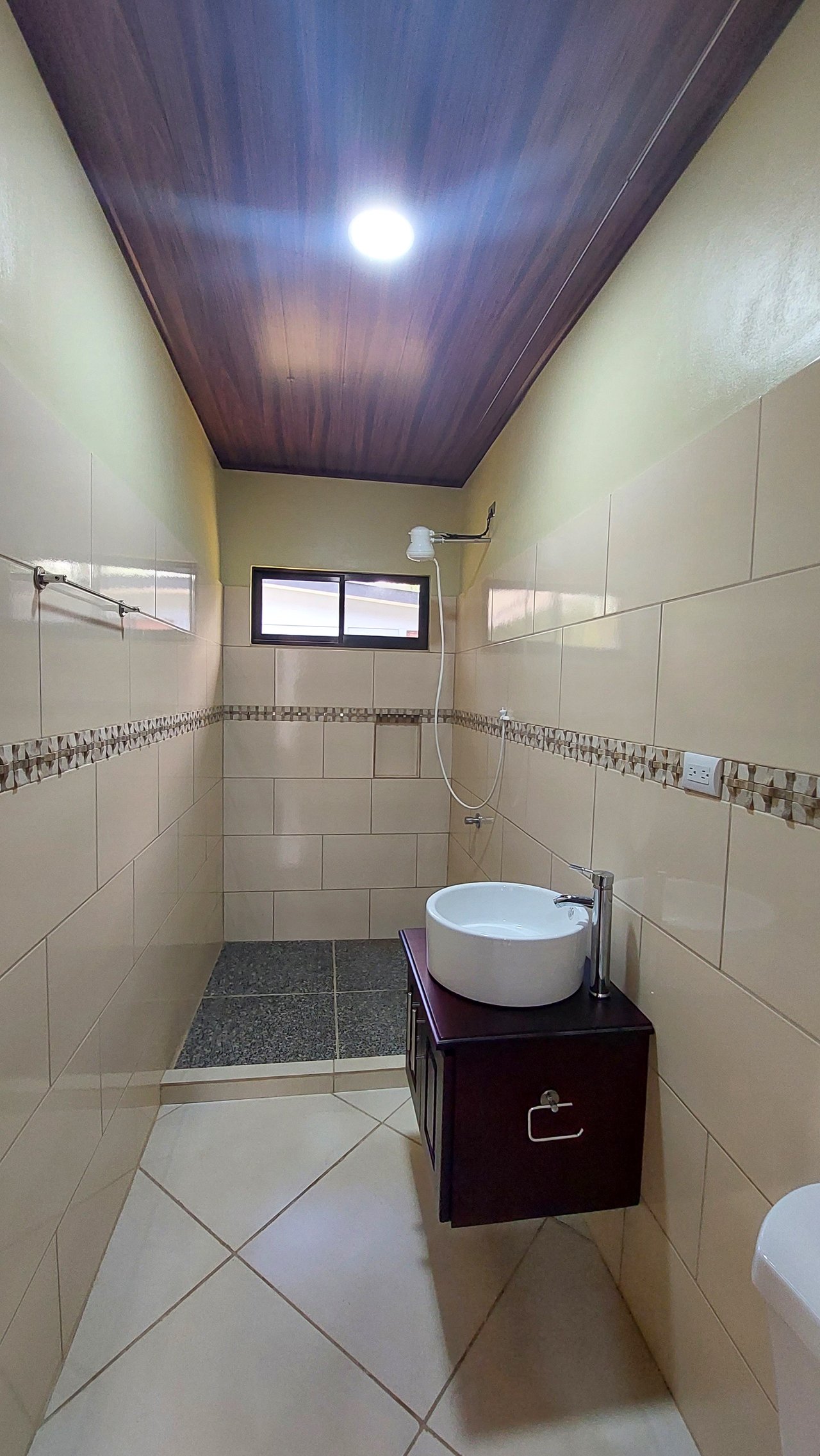 Affordable Home in Hatillo – Just 5 Minutes from Playa Dominical & Playa Linda