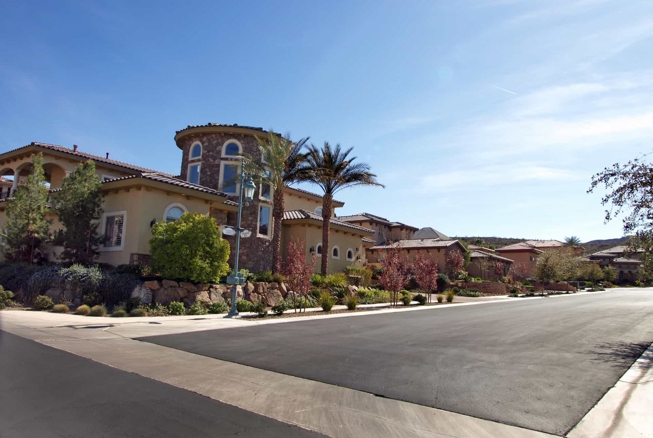 🏠 How Roma Hills Combines Modern Living With Peaceful Desert Surroundings