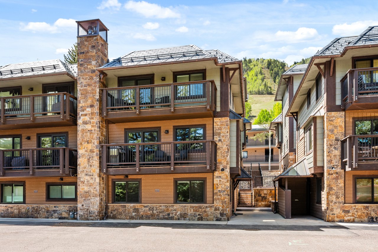 Slopeside Sophistication